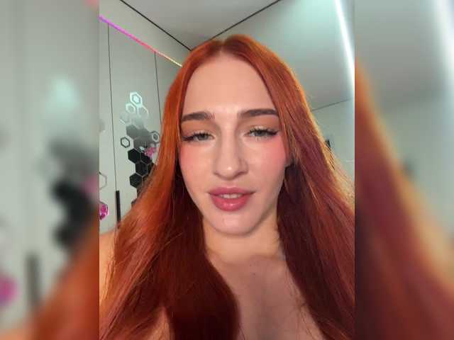ArinaSmile live webcam show