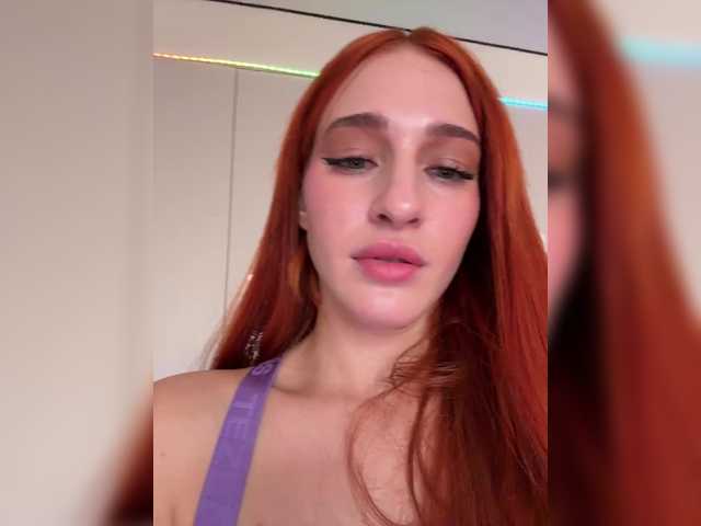 ArinaSmile live webcam show