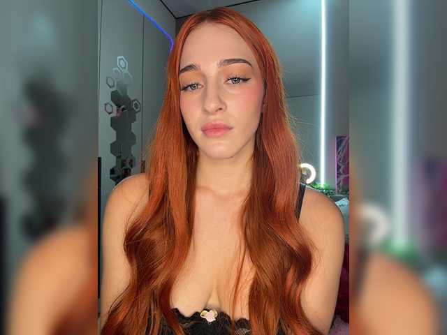 ArinaSmile live webcam show