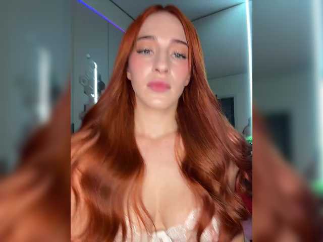 ArinaSmile live webcam show