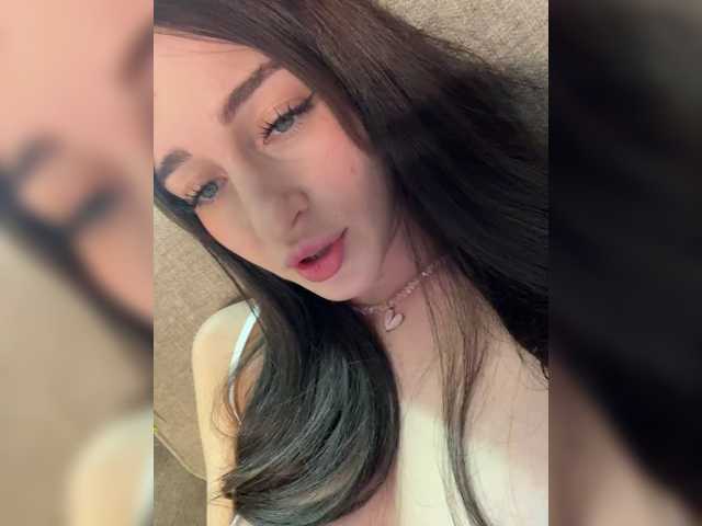 ArinaSmile, modelo de webcam