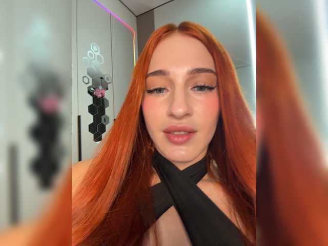ArinaSmile live webcam show