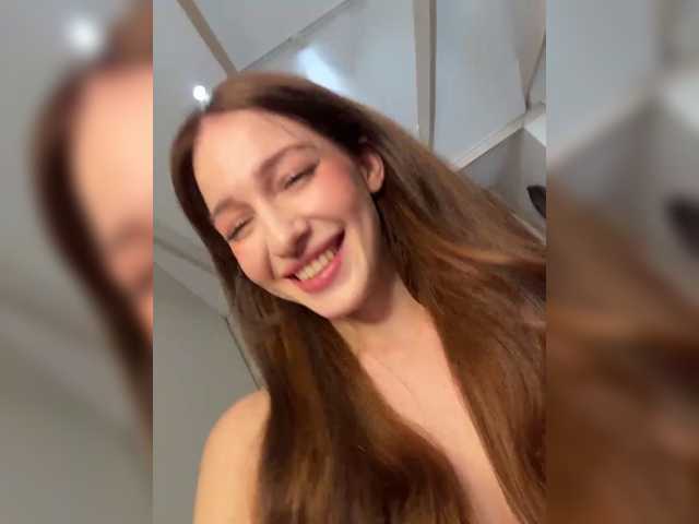 ArinaSmile, live now on BongaCams
