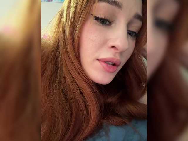 VictoriaBix live cam preview
