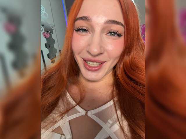 ArinaSmile live webcam show
