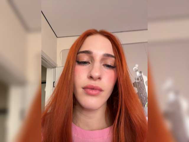 ArinaSmile live webcam show