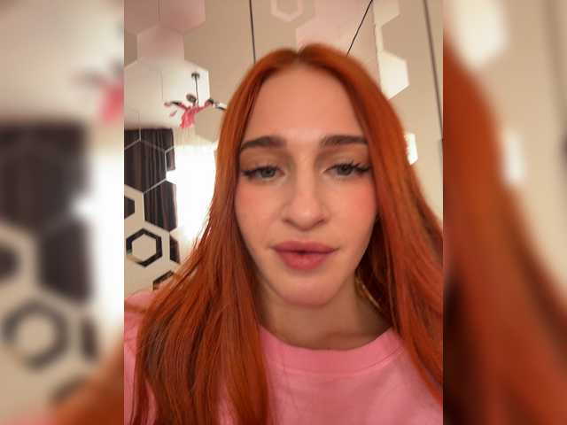 ArinaSmile live webcam show