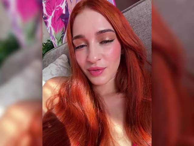 ArinaSmile live webcam show