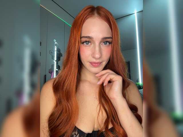 ArinaSmile live webcam show