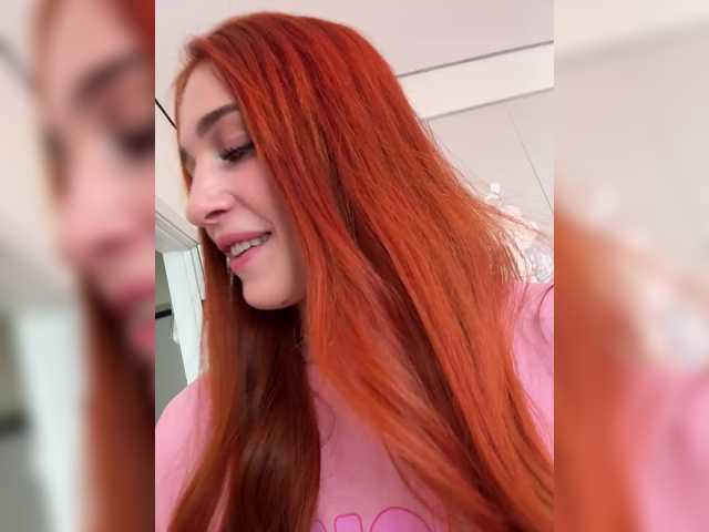 ArinaSmile live webcam show