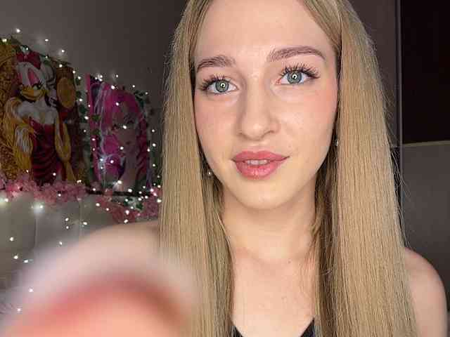 VictoriaBix webcam