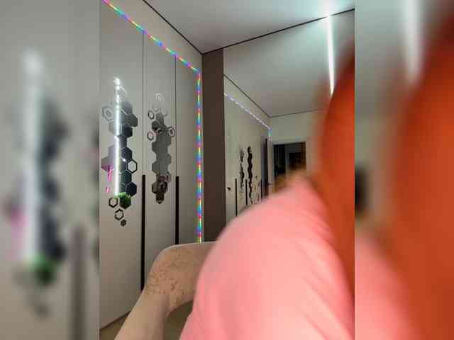 VictoriaBix webcam