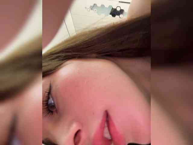 VictoriaBix webcam