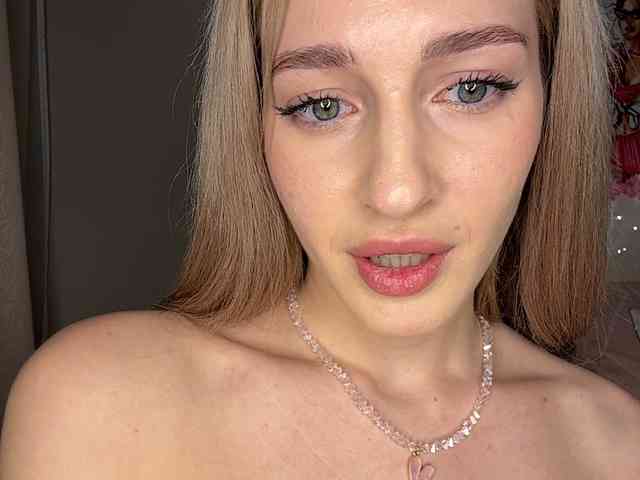 VictoriaBix webcam