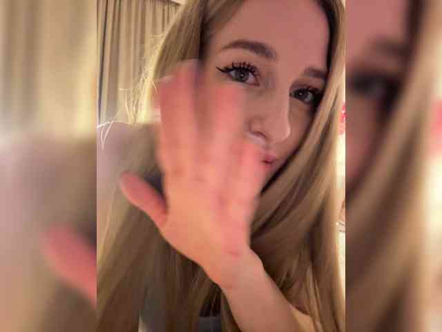VictoriaBix webcam