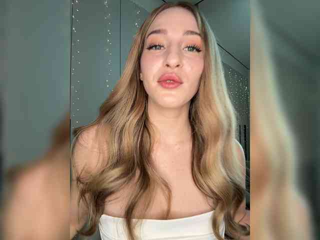 VictoriaBix webcam