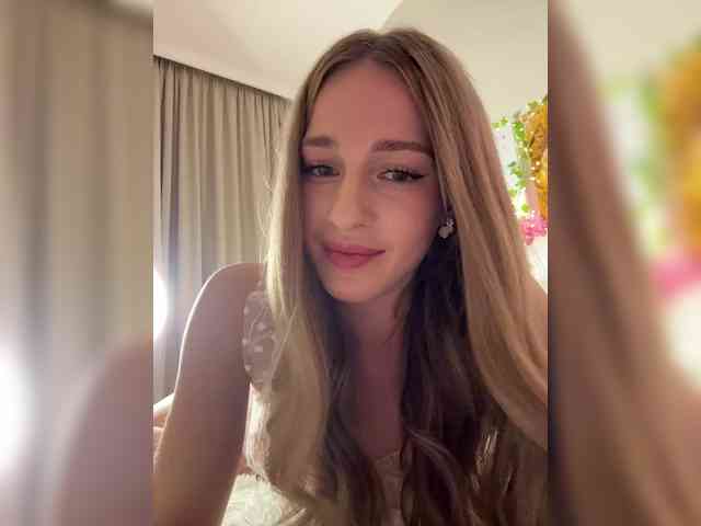 VictoriaBix webcam