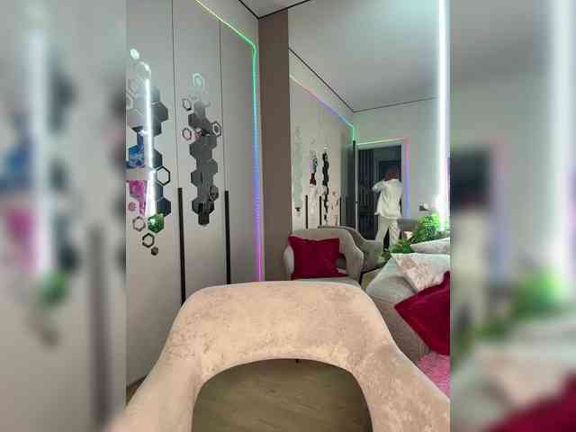 VictoriaBix webcam