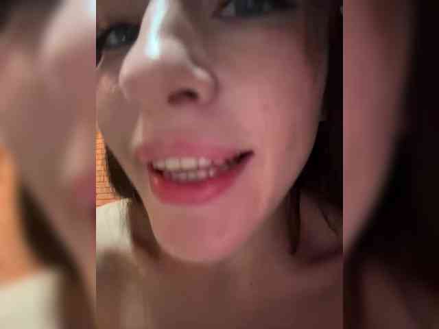 VictoriaBix webcam