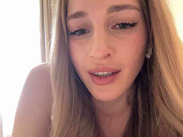 VictoriaBix webcam
