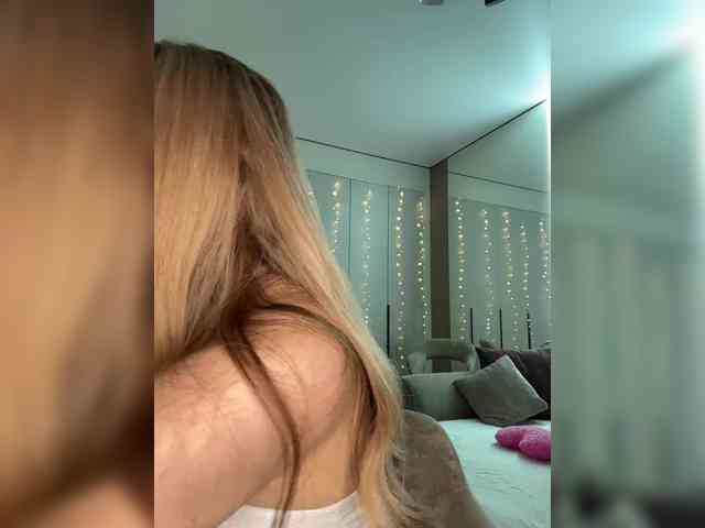 VictoriaBix webcam