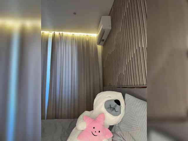 VictoriaBix webcam