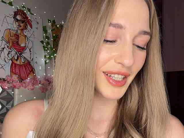 VictoriaBix webcam