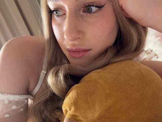 VictoriaBix webcam