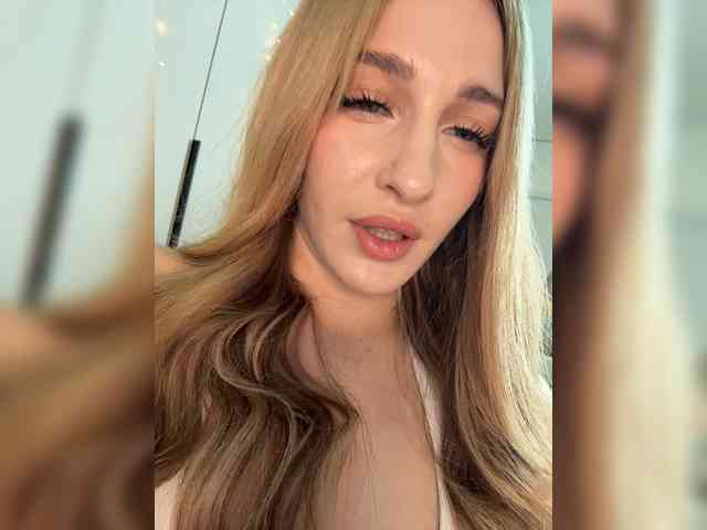 VictoriaBix webcam