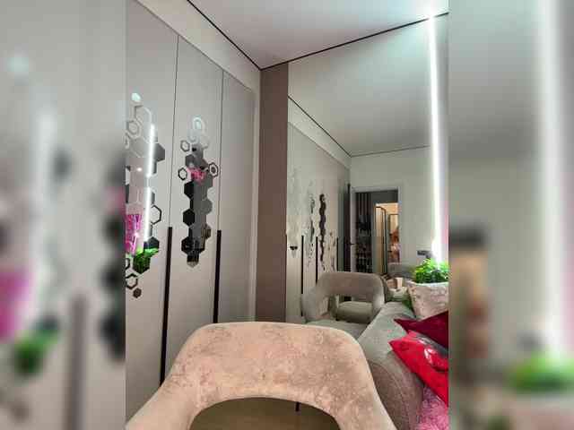 VictoriaBix webcam
