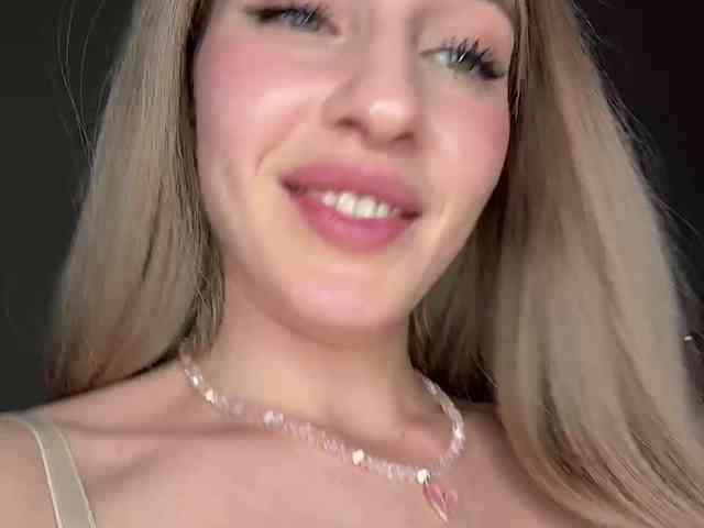 ArinaSmile Live Webcam on BongaCams