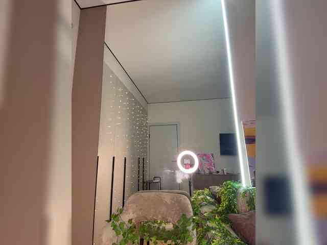 VictoriaBix webcam
