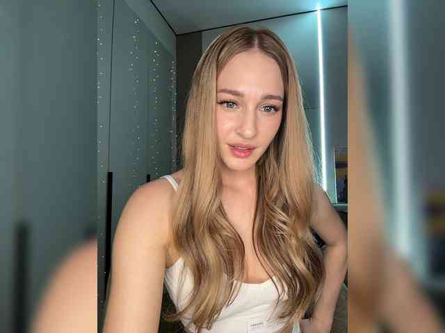 VictoriaBix webcam