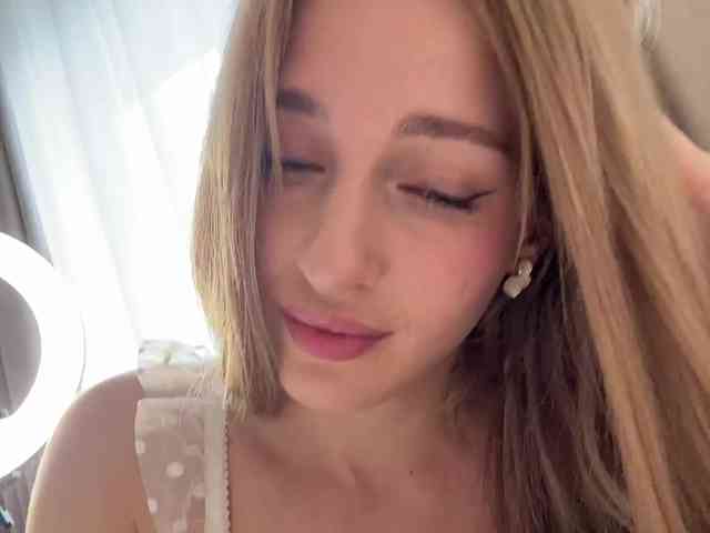 VictoriaBix webcam