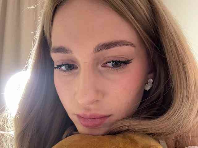 VictoriaBix webcam