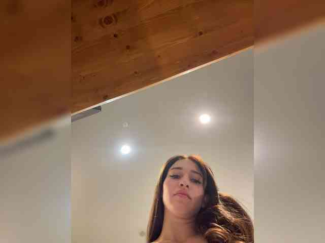 VictoriaBix webcam