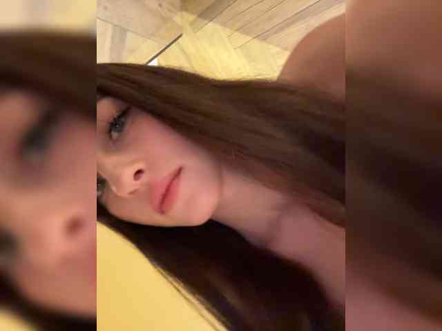 VictoriaBix webcam