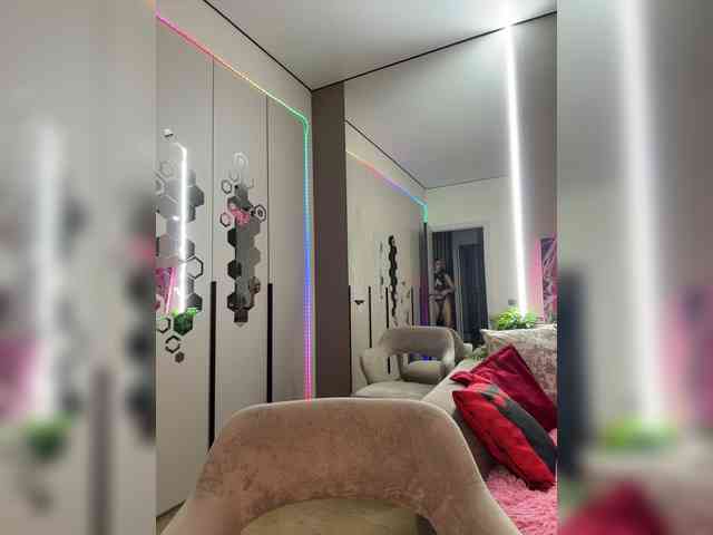 VictoriaBix webcam