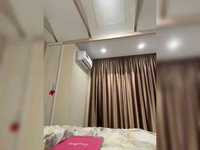 VictoriaBix webcam