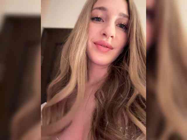 VictoriaBix webcam