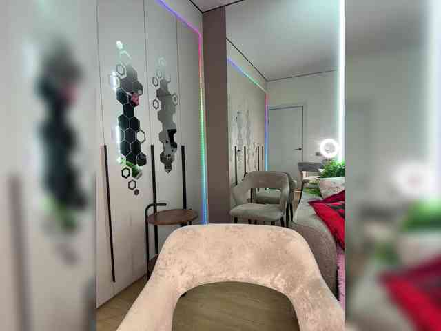 VictoriaBix webcam