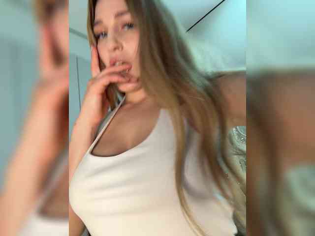 VictoriaBix webcam