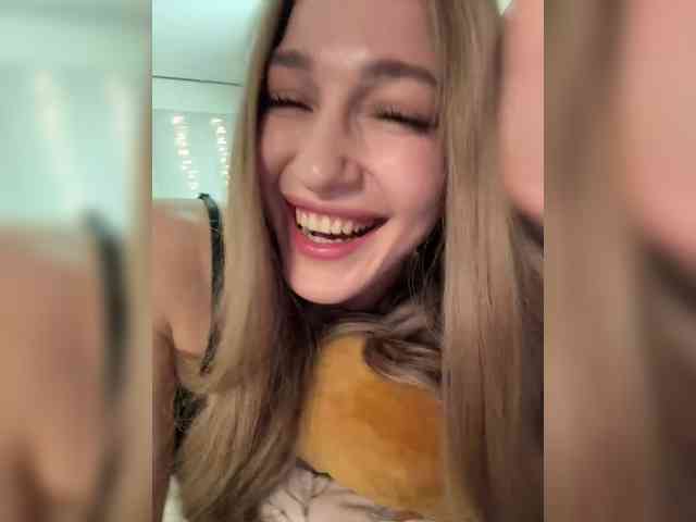 VictoriaBix webcam