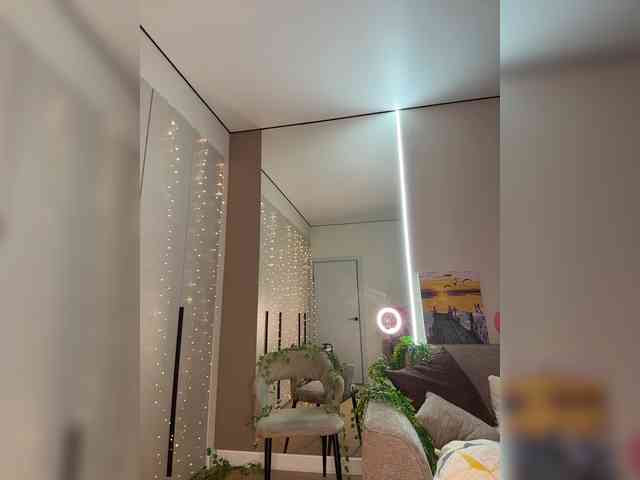 VictoriaBix webcam