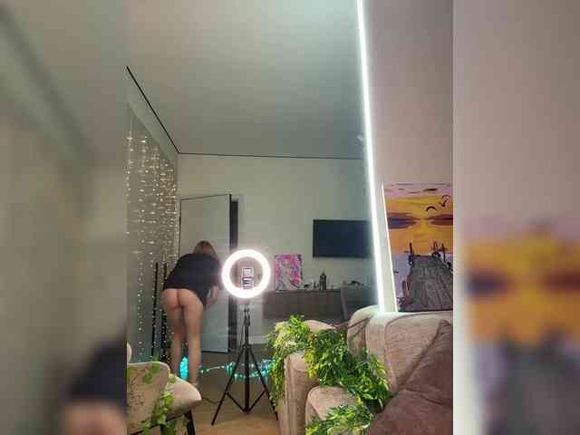 VictoriaBix webcam