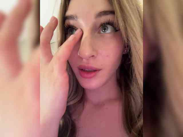VictoriaBix webcam
