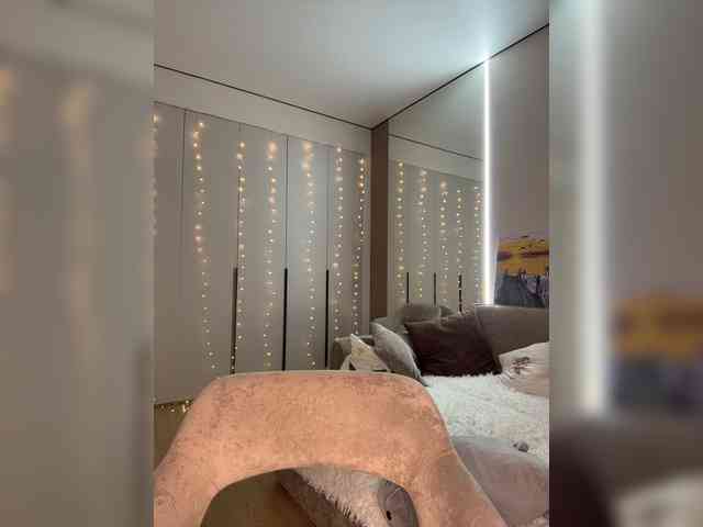 VictoriaBix webcam