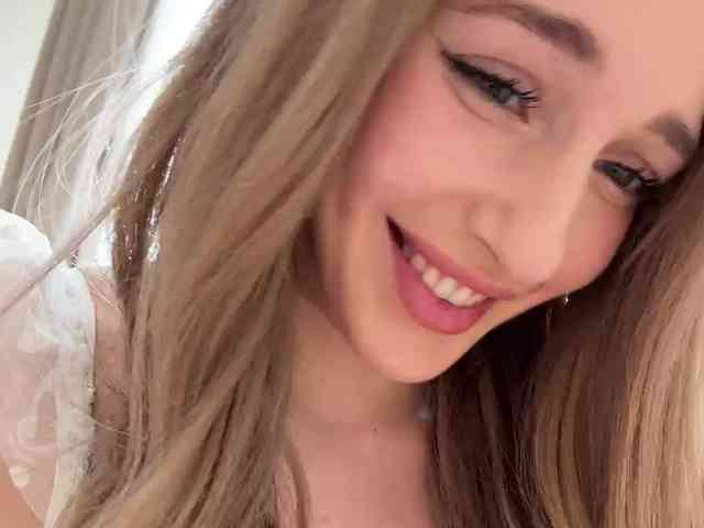 VictoriaBix webcam