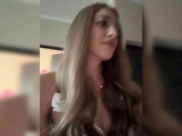 VictoriaBix webcam