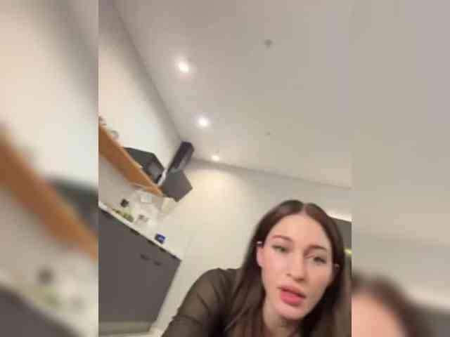 VictoriaBix webcam